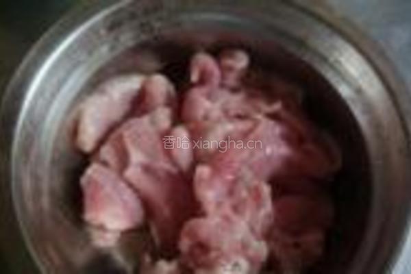 土豆烧茄子的做法图解1
