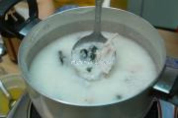 港式皮蛋瘦肉粥的做法图解18