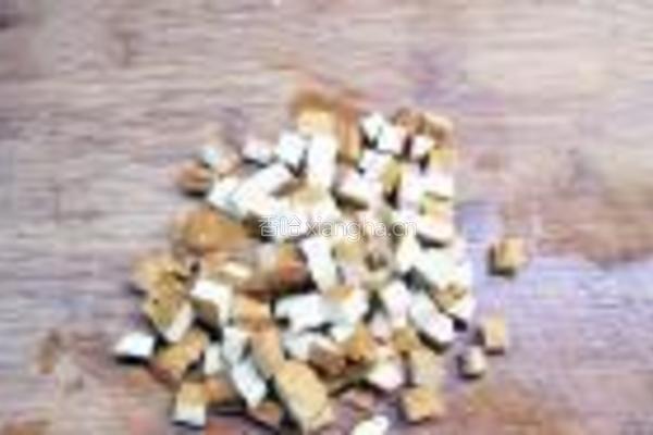 毛豆香干炒肉丁的做法图解2