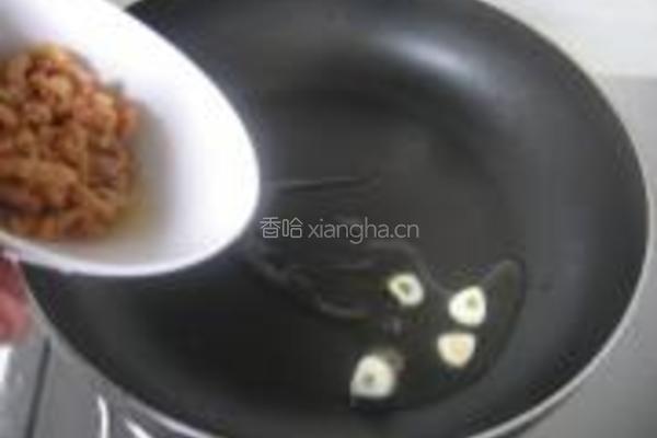 开洋葱油拌面的做法图解3