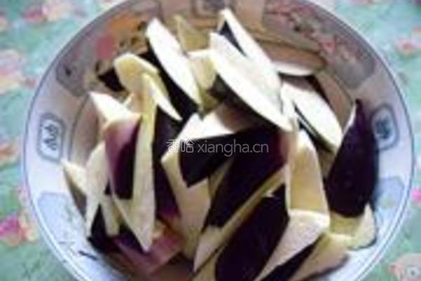 草鱼烧茄子的做法图解1