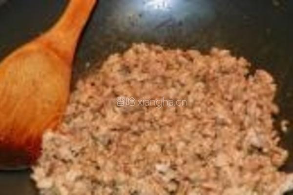 酸黄瓜四季豆炒肉末的做法图解1