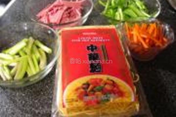 四丝炒面的做法图解1
