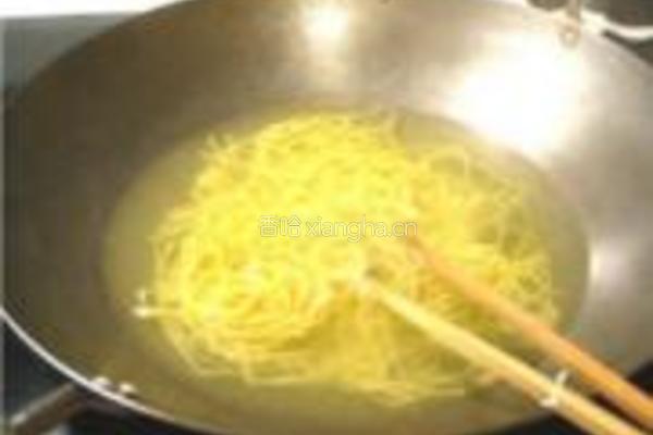 四丝炒面的做法图解2