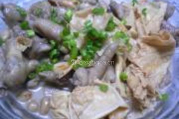 腐竹花生焖鸡爪的做法图解6