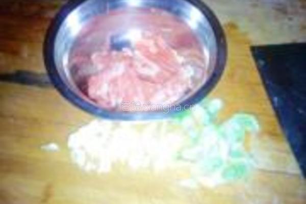 醋溜肉丝炒三样的做法图解2