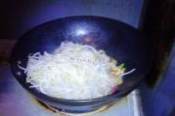醋溜肉丝炒三样的做法图解5