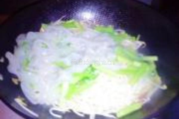 醋溜肉丝炒三样的做法图解7