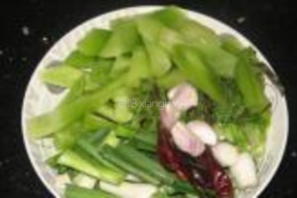 莴苣炒老腊肉的做法图解2