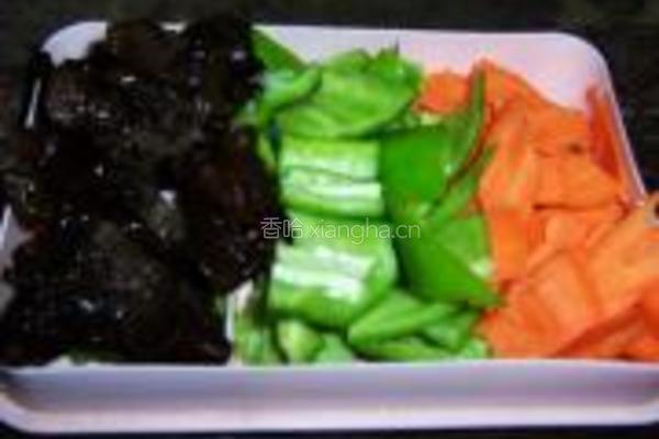 鱼香肉末黑白豆腐的做法图解2
