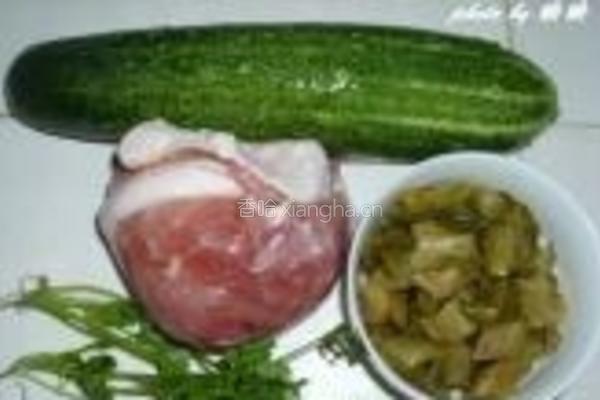 榨菜肉馅酿黄瓜的做法图解1