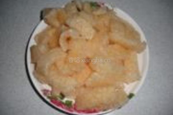 猪肉皮炒芹菜青蒜的做法图解3
