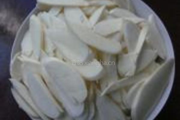 茭白炒鸡胸脯的做法图解2