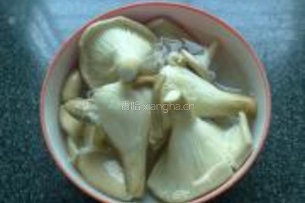 清蒸芦笋猪肚菇的做法图解4