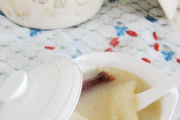 竹荪煲鸭汤