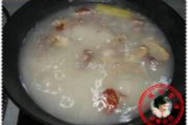 竹荪煲鸭汤的做法图解5