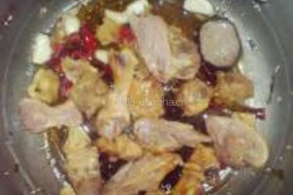 腊鸭腿炒云耳的做法图解4