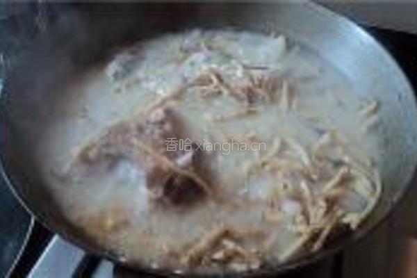 土豆蒸肥肠的做法图解4