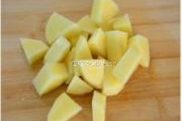 土豆蒸肥肠的做法图解6