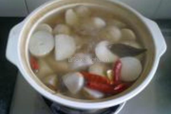 泥鳅芋子煲的做法图解3