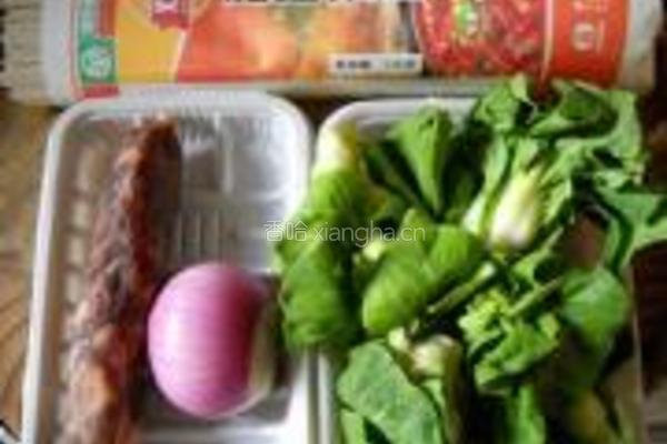 腊肠青菜炒面的做法图解1