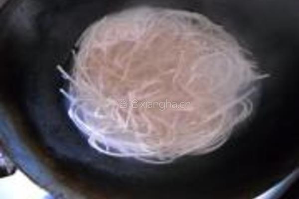 腊肠青菜炒面的做法图解5