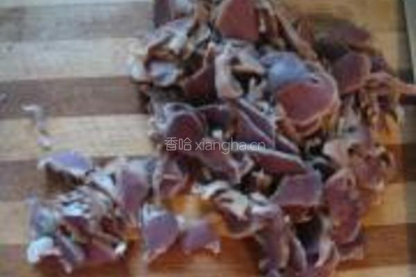 双椒鸡胗的做法图解1