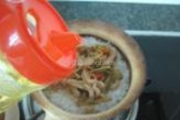 榨菜肉丝煲仔饭的做法图解10
