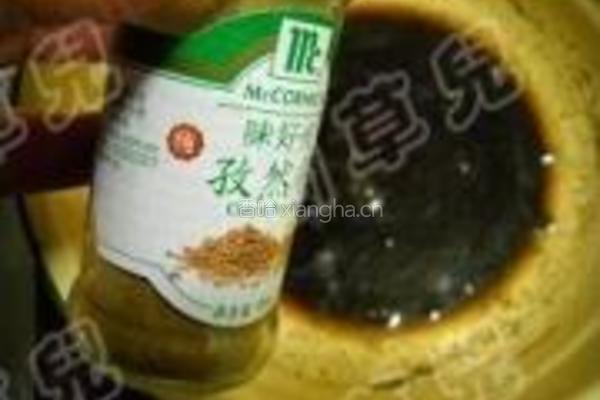 微波孜然葱香烤鸡的做法图解6