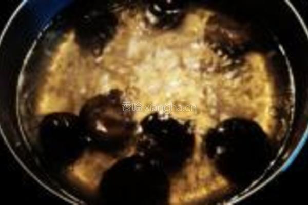 蚝油冬菇扒菜胆的做法图解2
