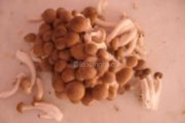 双笋素炒蟹味菇的做法图解2