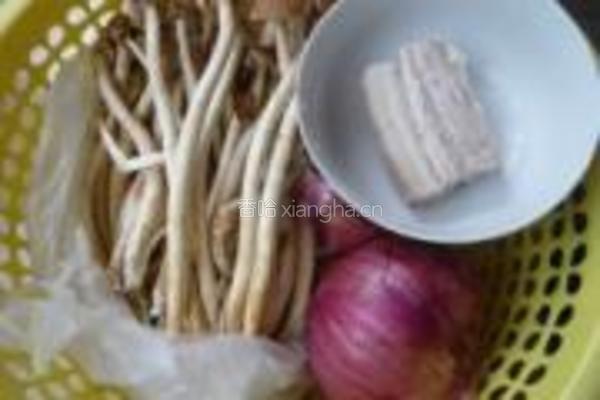 干炒茶树菇的做法图解1