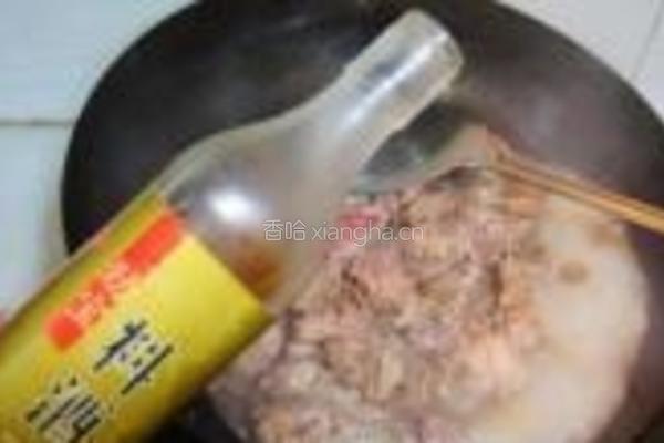 牛腩口蘑炖土豆粉的做法图解2