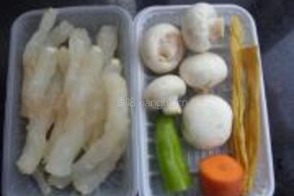 口蘑腐竹炒蹄筋的做法图解1