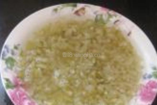 白卤瓜炒洋扁豆的做法图解3
