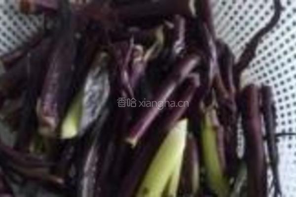 腊肉炒红菜苔的做法图解1