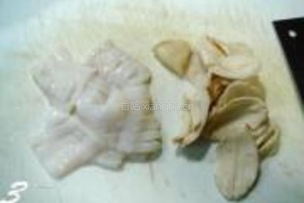 鲍贝炒花枝片的做法图解3