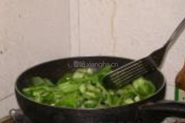番茄香虎皮辣椒的做法图解3