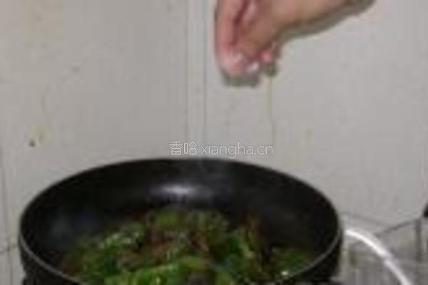 番茄香虎皮辣椒的做法图解5