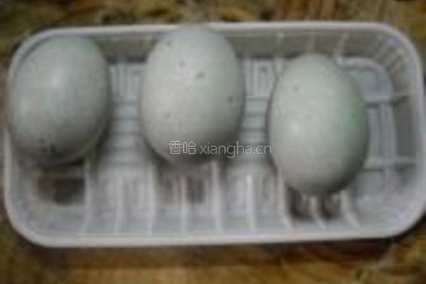 凉拌皮蛋豆腐的做法图解2