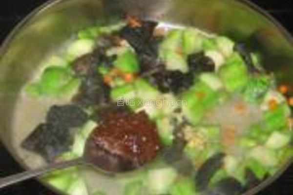 虾仁黑木耳豆瓣酱的做法图解6