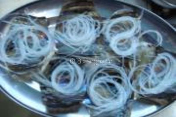 蒜茸粉丝蒸带子的做法图解2