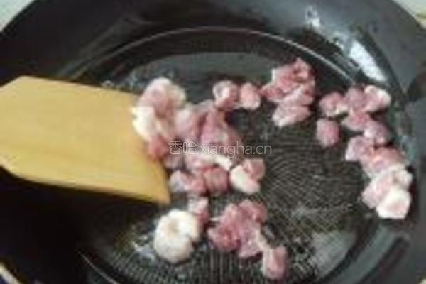 毛豆炒肉丁咸菜的做法图解3
