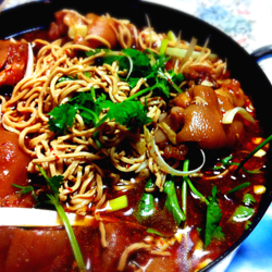 老汤煲猪蹄干豆腐的做法[图]