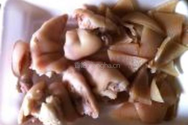 老汤煲猪蹄干豆腐的做法图解1