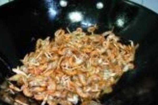 油炸桃花虾的做法图解2