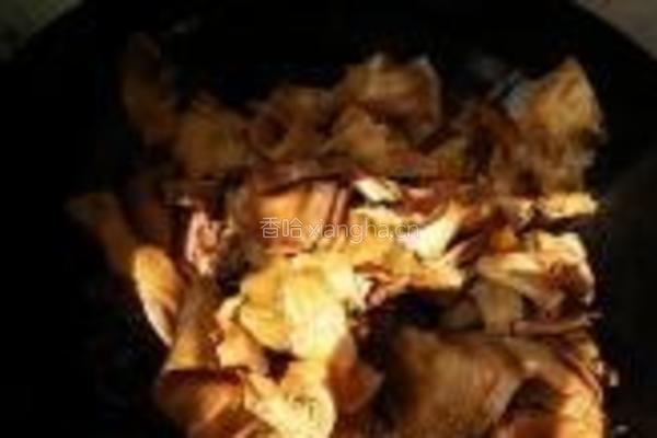 笋干焖鸭的做法图解11