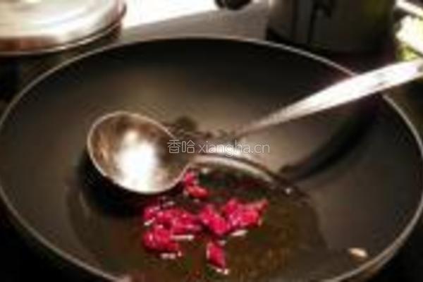 大蒜小炒肉的做法图解3
