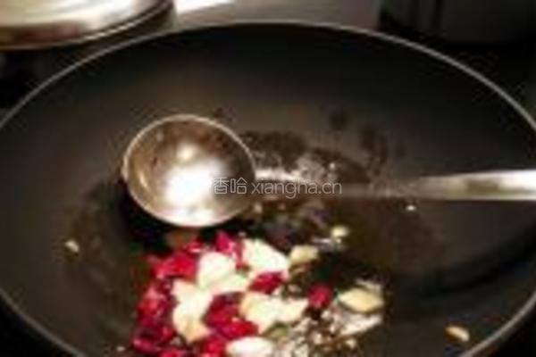 大蒜小炒肉的做法图解4
