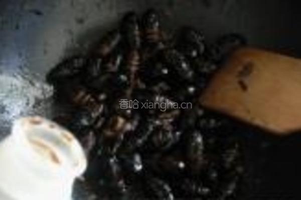 爆炒茧蛹的做法图解5
